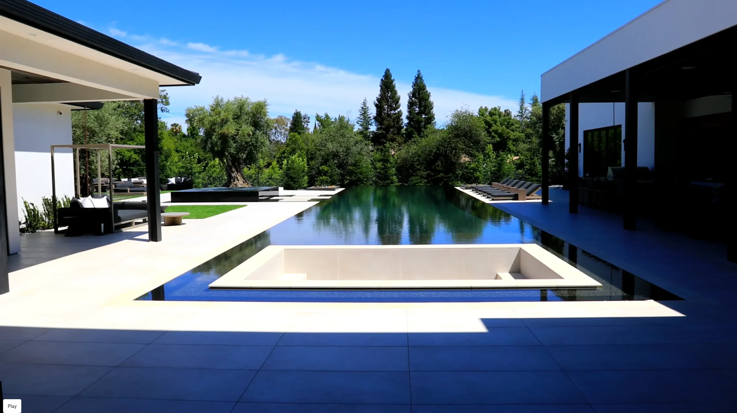 Granite-Bay-Luxury-Yard-With-Infinity-Edge-Pool-And-Putting-Green-1