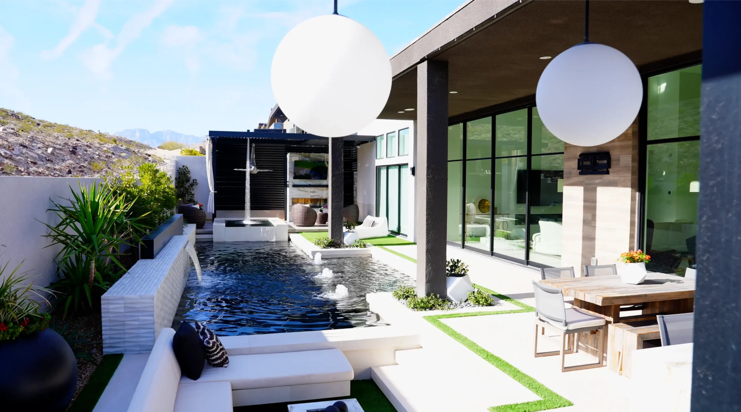 Luxury-Las-Vegas-Small-Yard-12