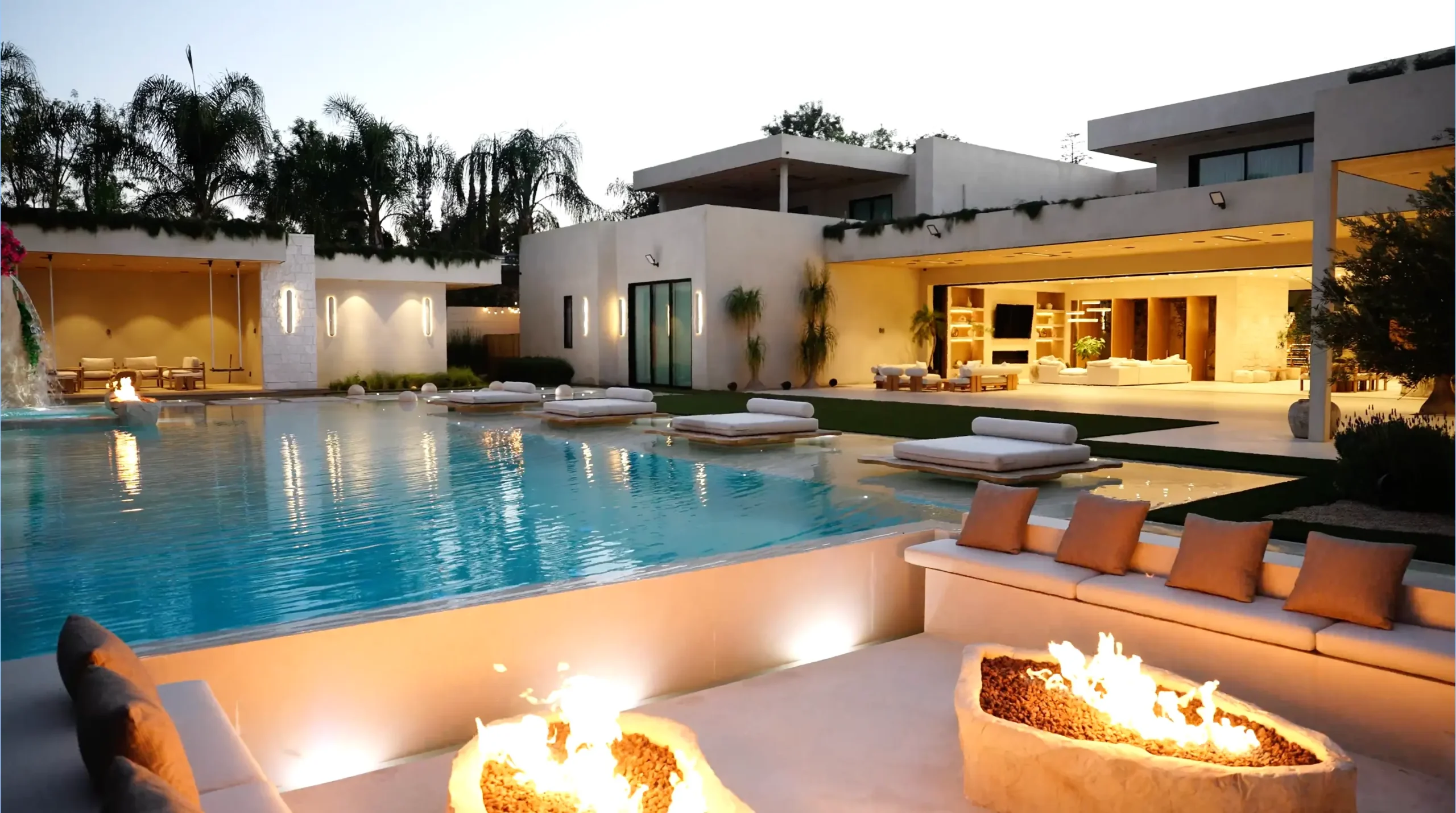 Foxterra-Design-Palmera-Canyon-Organic-Modern-Resort-Style-Yard-18