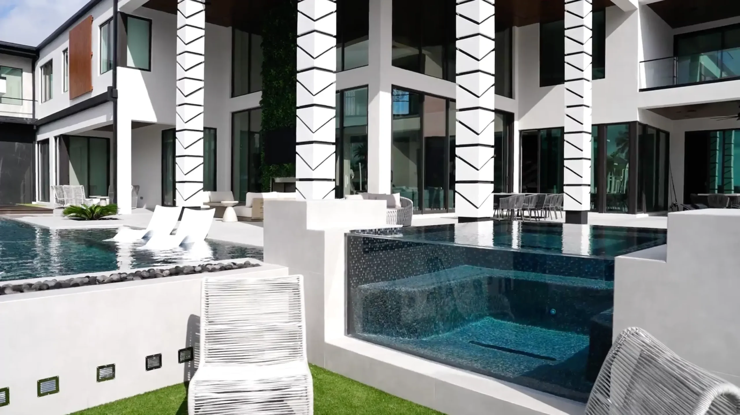 The-Seawall-Boca-Raton-waterfront-design-luxury-yard-24