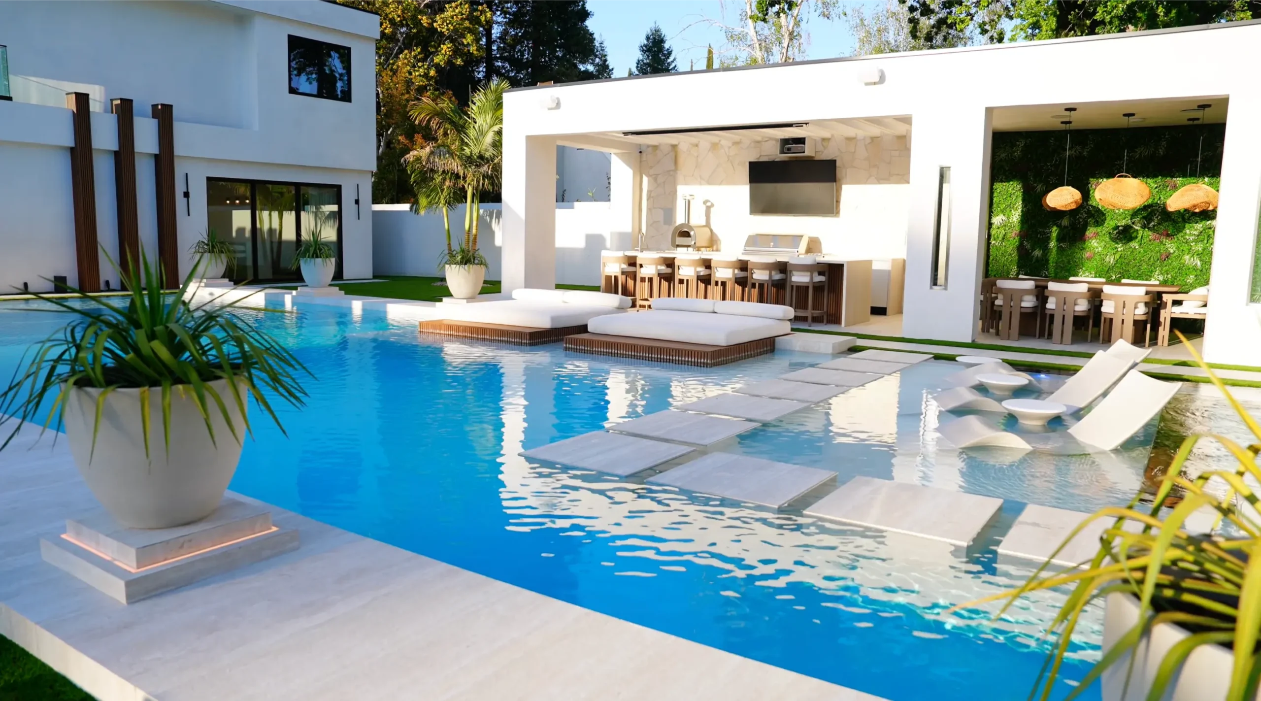 Foxterra-The-Elysian-Luxury-Outdoor-Living-Backyard-Spa-1-scaled-1